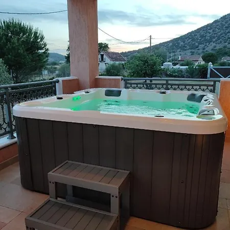 Sunny Spacious Maisonnette With Jacuzzi Σπίτι διακοπών