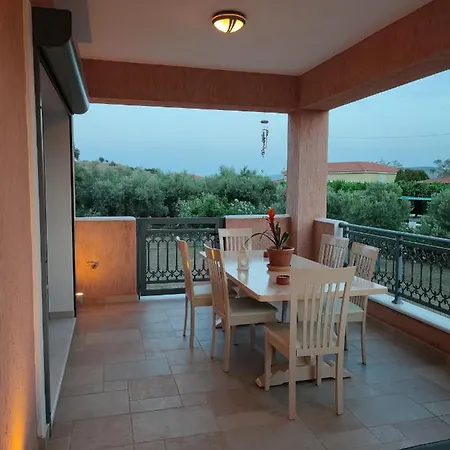 Σπίτι διακοπών Sunny Spacious Maisonnette With Jacuzzi Ερμιόνη