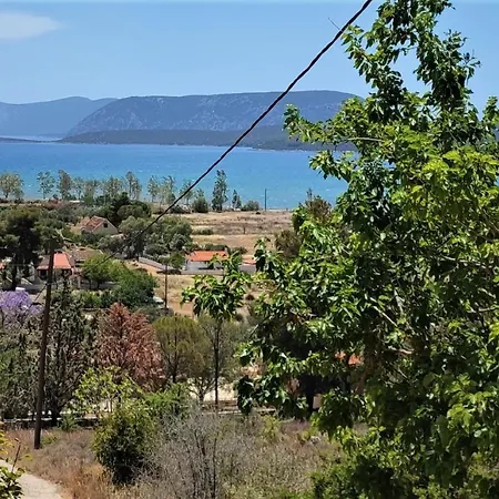Sunny Spacious Maisonnette With Jacuzzi Σπίτι διακοπών *