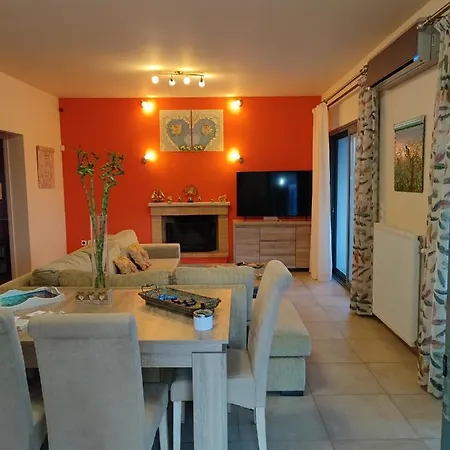 Sunny Spacious Maisonnette With Jacuzzi Σπίτι διακοπών